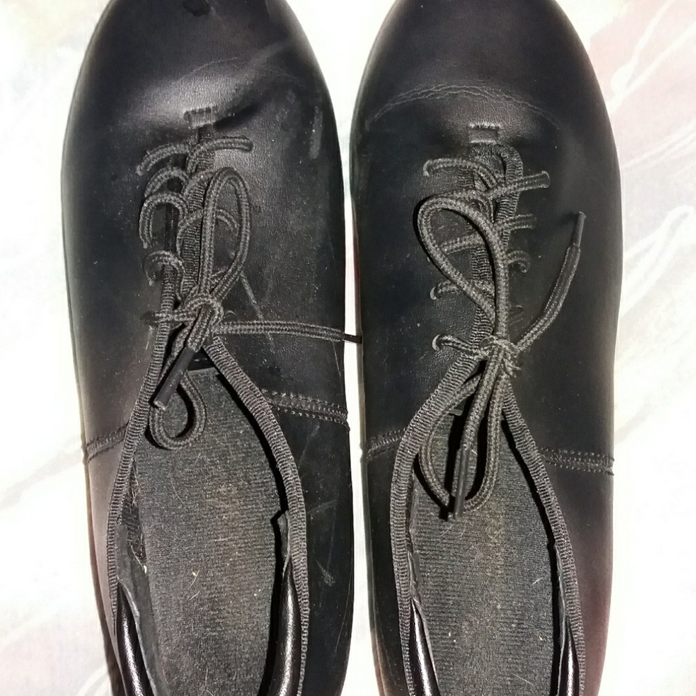 Tap dancing shoes